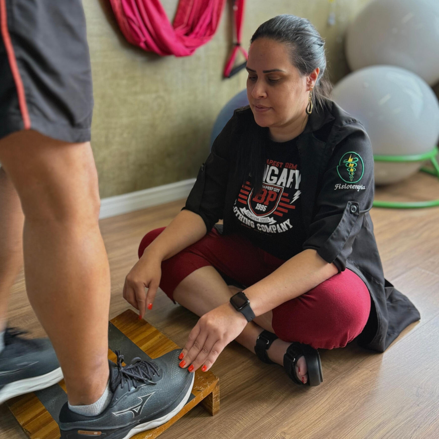 Instituto de Fisioterapia Hellen Caroline pilates, fisioterapia, RPG, palmilhas, massagem, drenagem linfática, liberação miofascial, acupuntura, ventosaterapia, disfução ATM no Brooklin zona sul de São Paulo