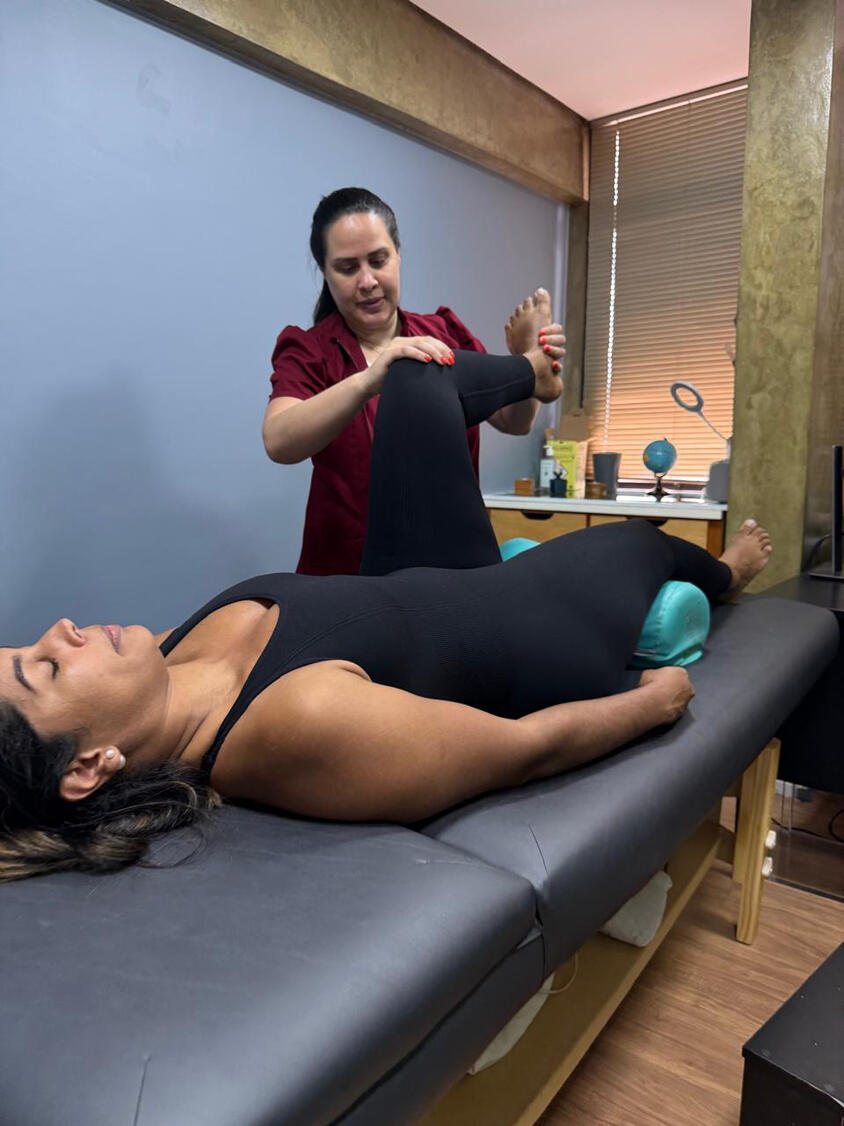 Instituto de Fisioterapia Hellen Caroline pilates, fisioterapia, RPG, palmilhas, massagem, drenagem linfática, liberação miofascial, acupuntura, ventosaterapia, disfução ATM no Brooklin zona sul de São Paulo